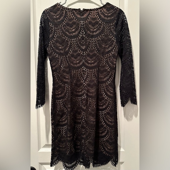 For Love And Lemons 3/4 Sleeve Rosalita
Lace Mini Dress w Front Keyhole Cutout - Picture 6 of 11